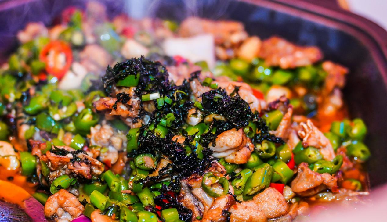 牛蛙美食开创者蛙来哒，每天都火爆异常